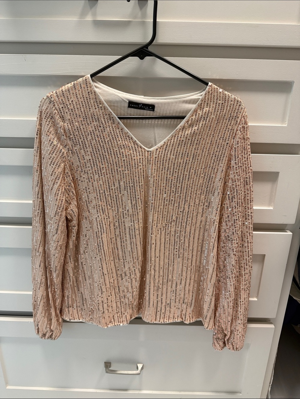 Emery Rose Rose Gold Sequin V-Neck Long-Sleeve Top